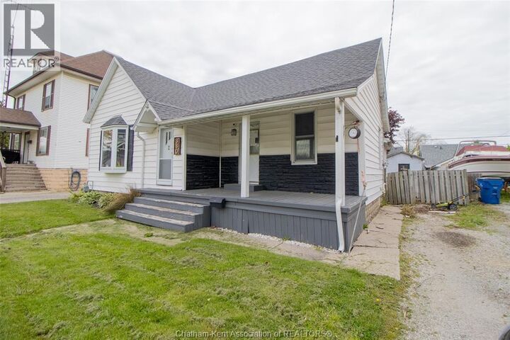 Property Photo:  330 Nelson Street  ON N8A 4G5 