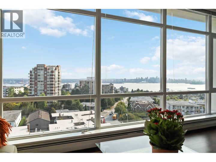 Property Photo:  1320 Chesterfield Avenue  BC V7M 0A6 