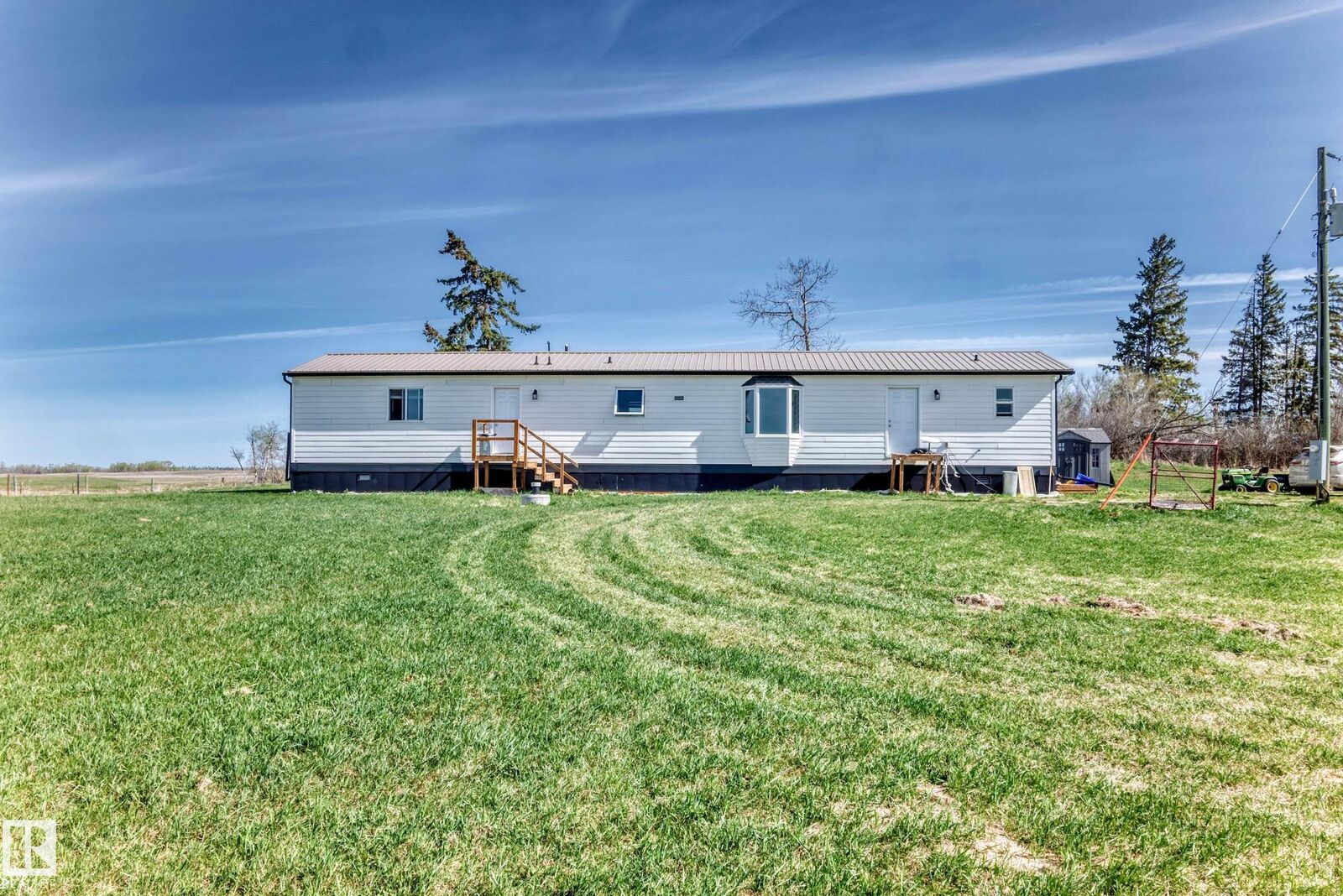 Property Photo: 56432 Hwy 777 AB T7N 0L6