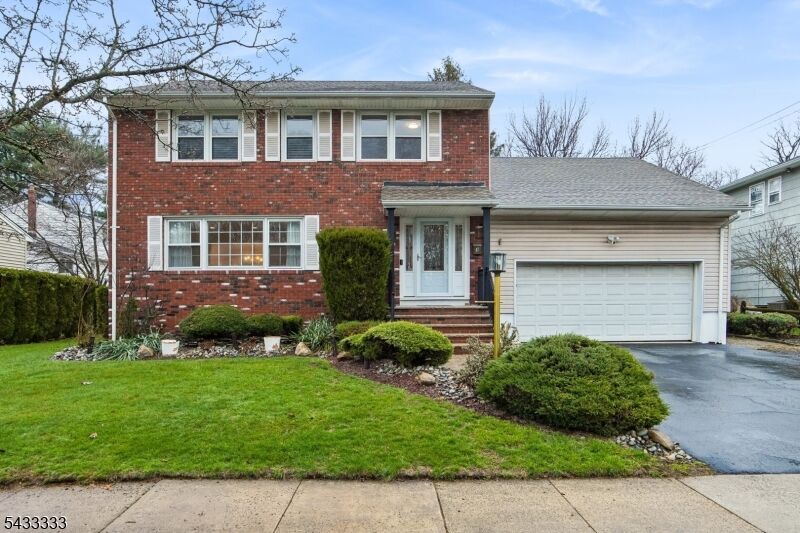 Property Photo:  3 Carol Ct  NJ 07016 