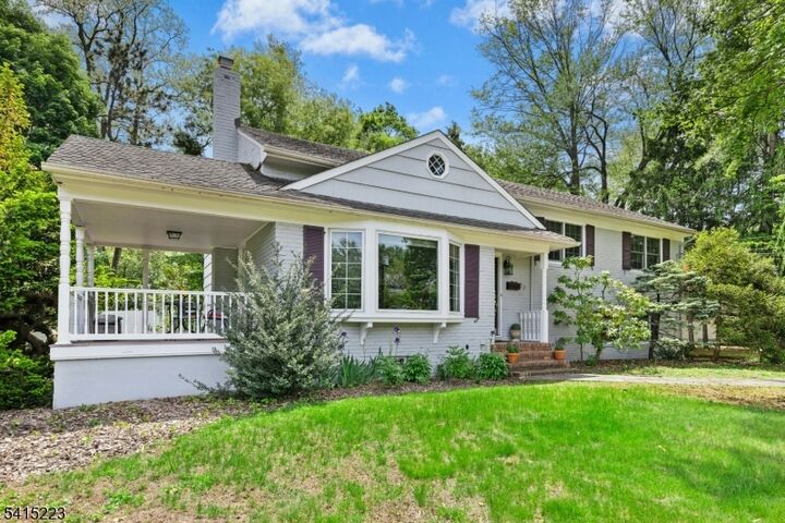 Property Photo:  33 Carol Rd  NJ 07090 
