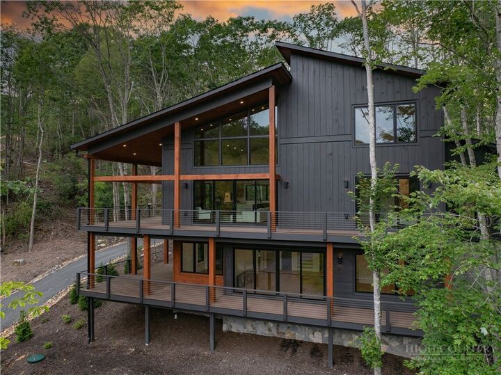 Property Photo:  5529 Eagles Nest Trail  NC 28604 