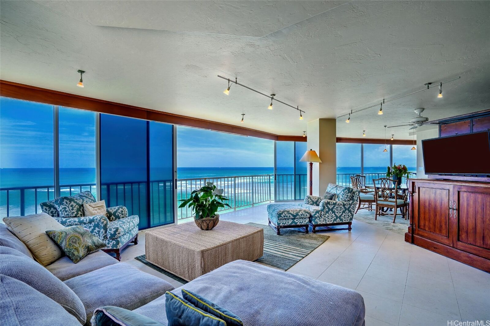 Property Photo:  2801 Coconut Avenue 5 B/C  HI 96815 