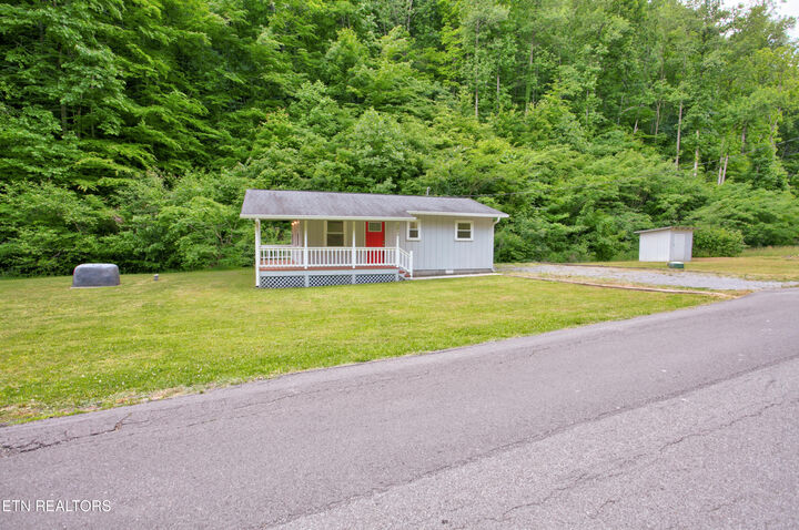 Property Photo:  2920 Hatcher Mountain Rd  TN 37862 