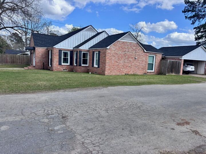 Property Photo: 400 E Neal Street TX 75633