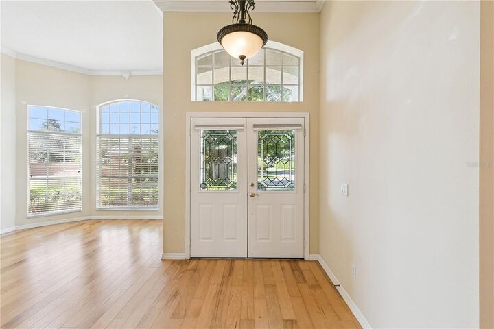 Property Photo:  5700 Climbing Rose Way  FL 32771 