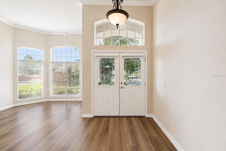 Property Photo:  5700 Climbing Rose Way  FL 32771 