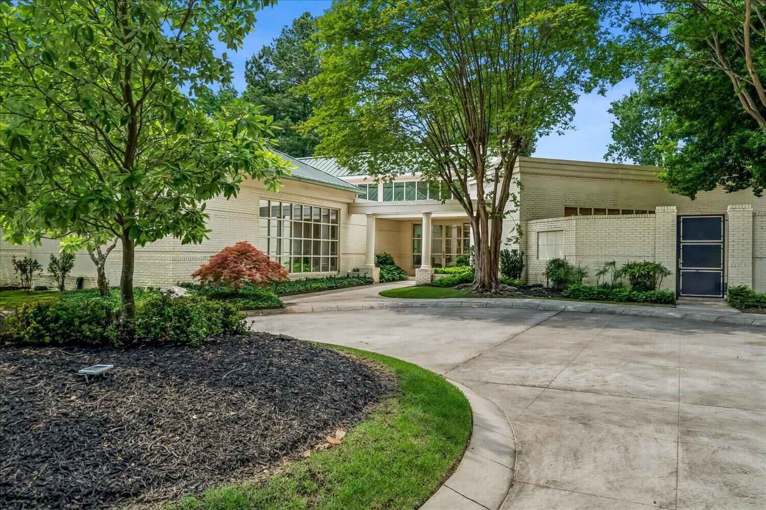 Property Photo:  333 Winter Oak Ln  TN 38120 
