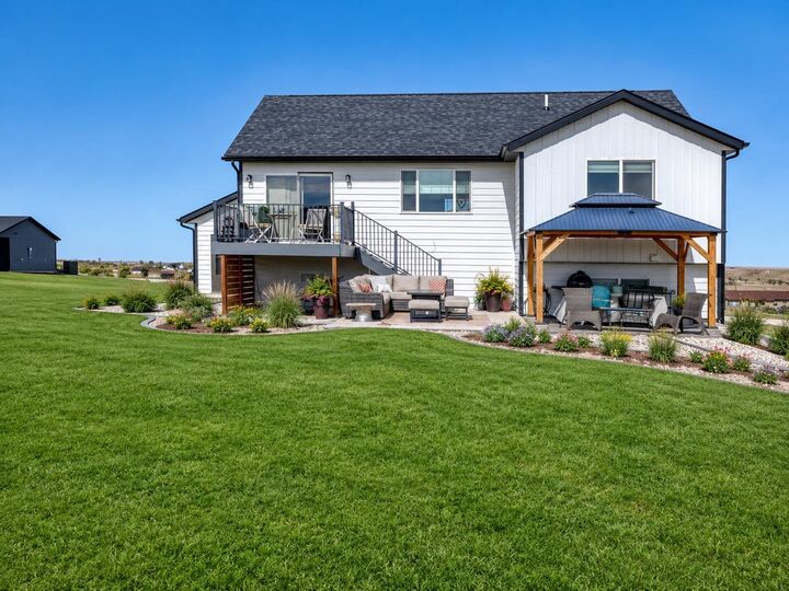 Property Photo: 14117 Stagecoach Lane SD 57769