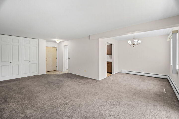 Property Photo:  2315 E Olive Street 1G  IL 60004 