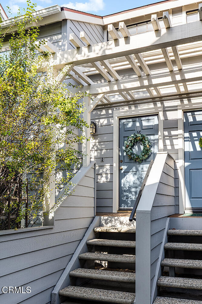Property Photo:  883 Magnolia Avenue 16  CA 91106 