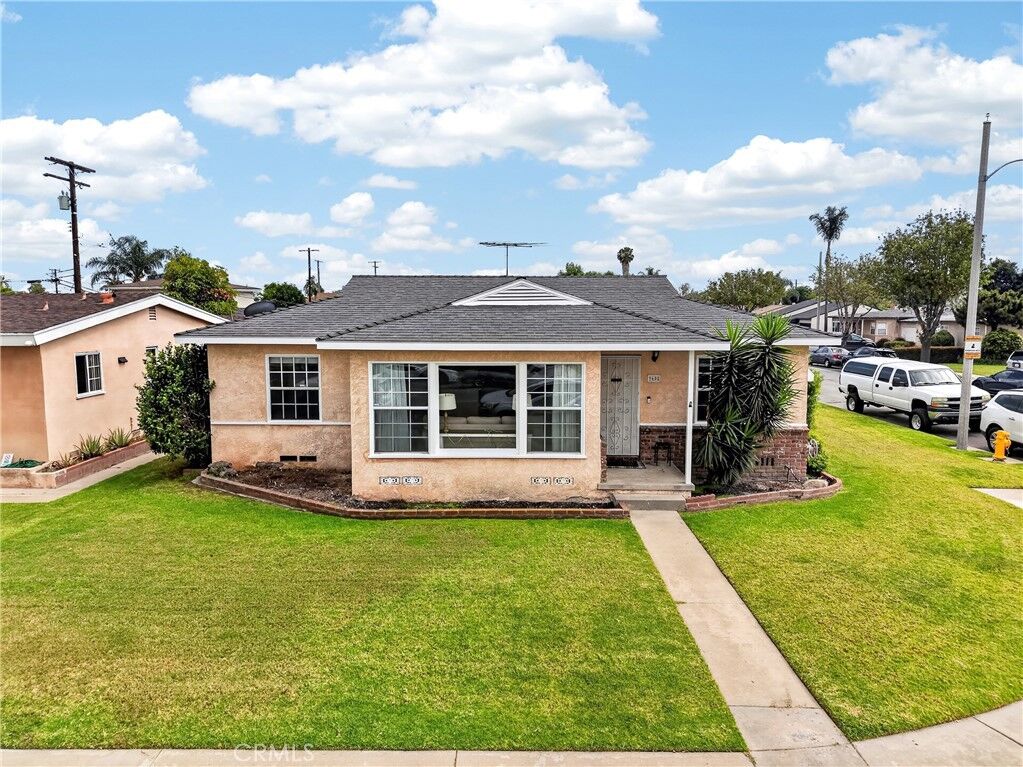 Property Photo:  9608 Foster  CA 90706 