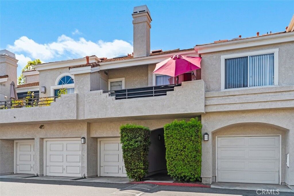 Property Photo:  25071 Calle Playa #E  CA 92677 