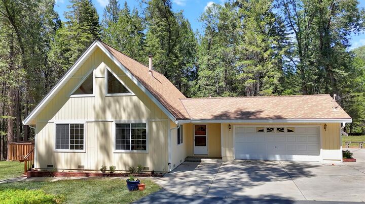 Property Photo: 14026 Climbing Way CA 95959