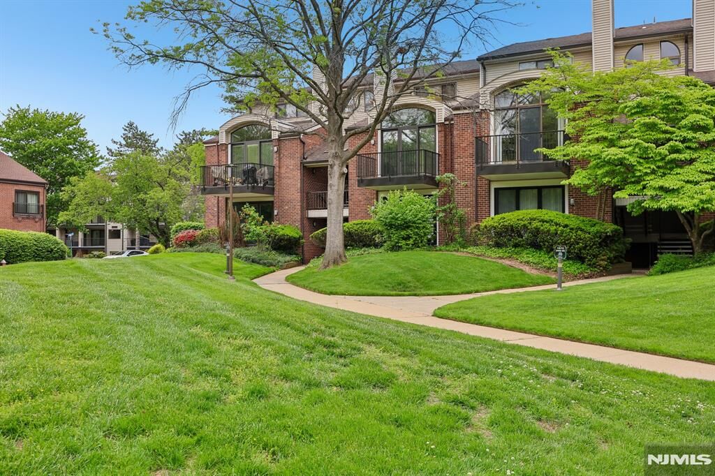 Property Photo: 1 Peabody Court 1001 NJ 07666