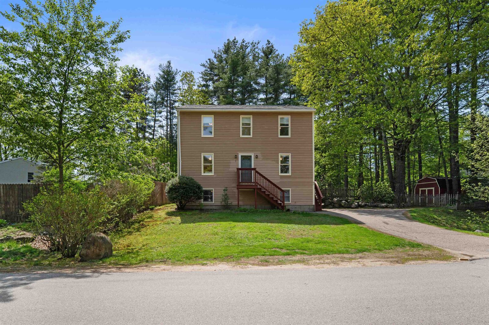 Property Photo: 80 Woodlands Drive NH 03042