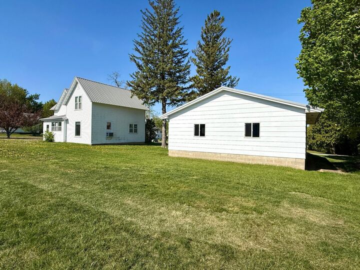 Property Photo: 512 S Broadway Street MN 55975
