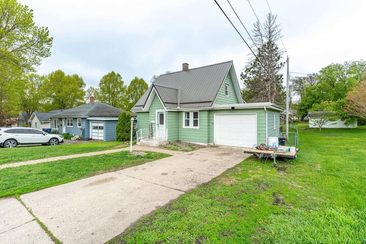 Property Photo: 1119 N Lake Street MN 56537