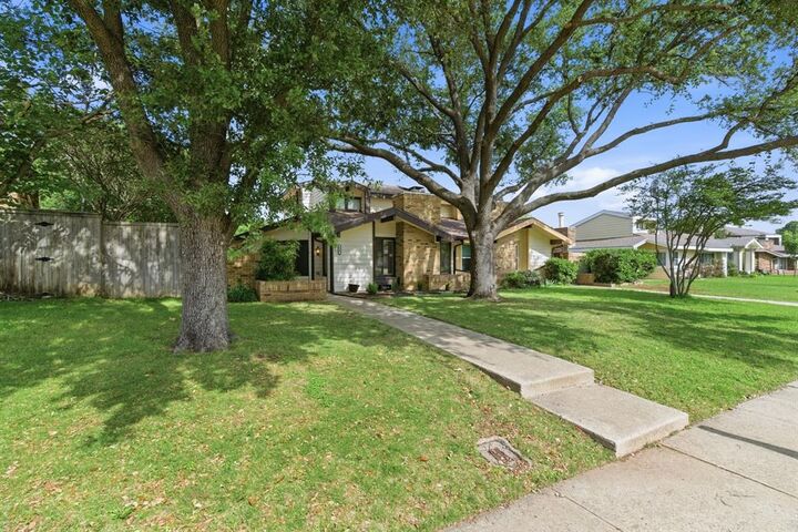 Property Photo: 633 Hunters Glen Street TX 75067