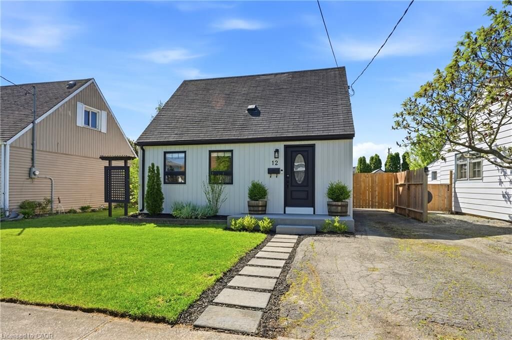 Property Photo:  12 Beverly Street  ON L2P 2K1 