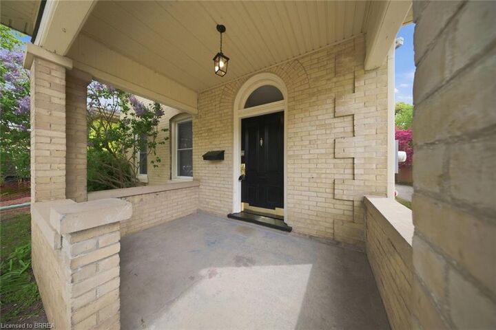 Property Photo:  61 William Street  ON N3T 3K6 