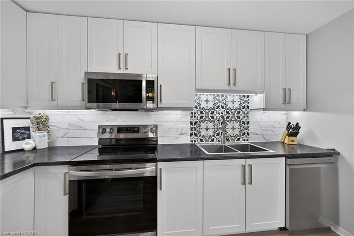 Property Photo:  6 Niagara Street 208  ON L3M 5A4 