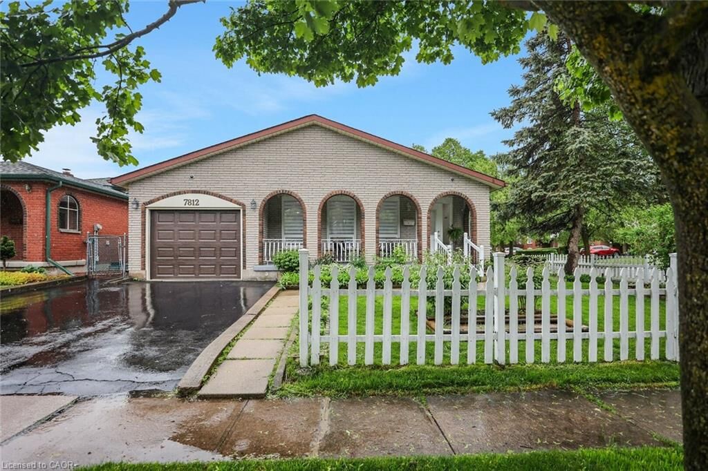 Property Photo: 7812 Badger Road ON L2H 2J5