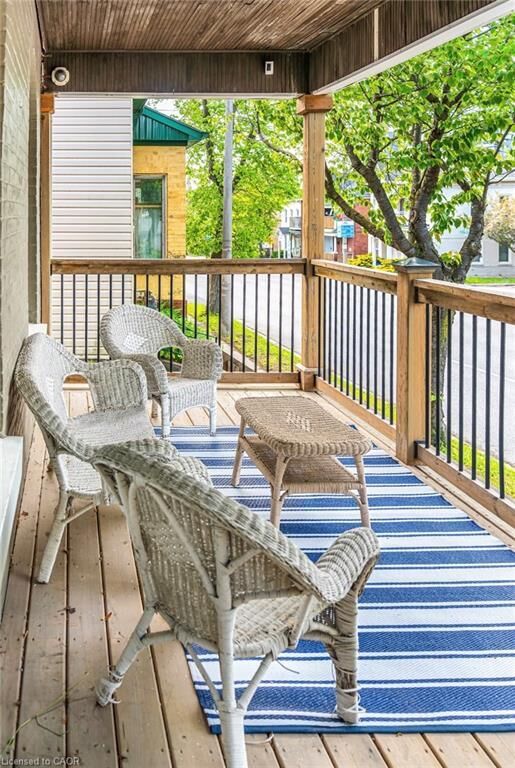 Property Photo:  231 Dalhousie Street  ON N3S 3V1 
