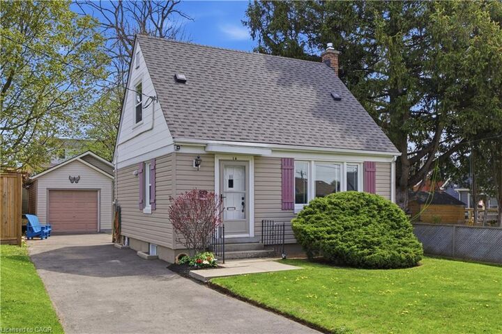 Property Photo: 14 Lorne Crescent ON N2M 3Y3