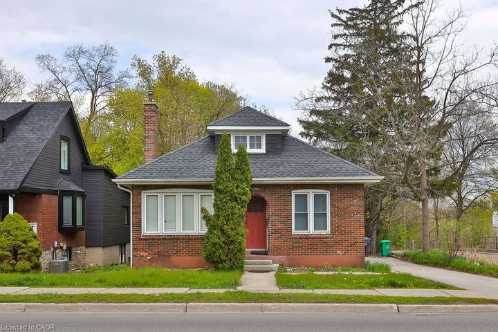 Property Photo:  311 Queen Street S  ON L5M 1L9 