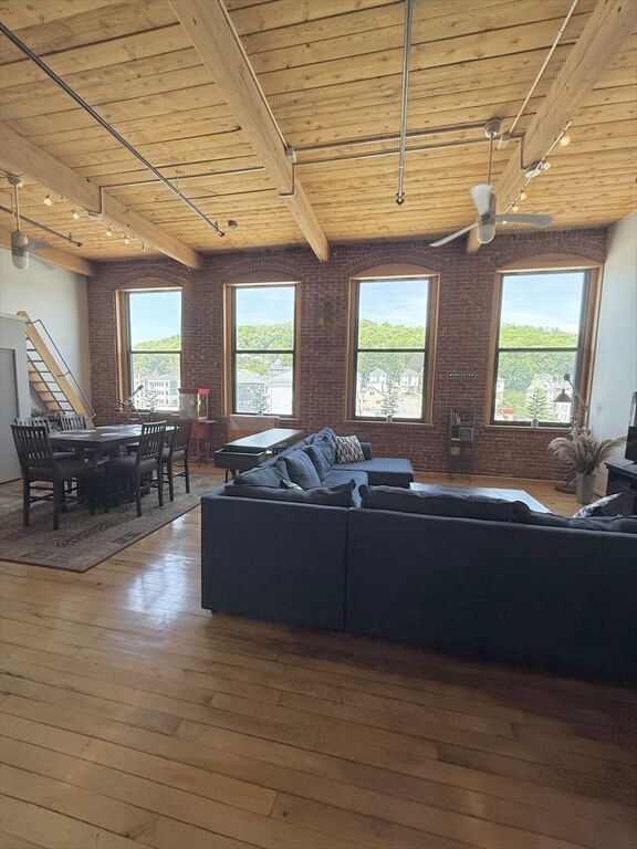 Property Photo: 1 Envelope Ter 309 MA 01604