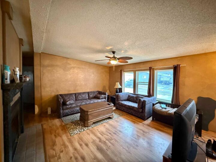 Property Photo:  195 Skogg Avenue  AB T7V 1A6 