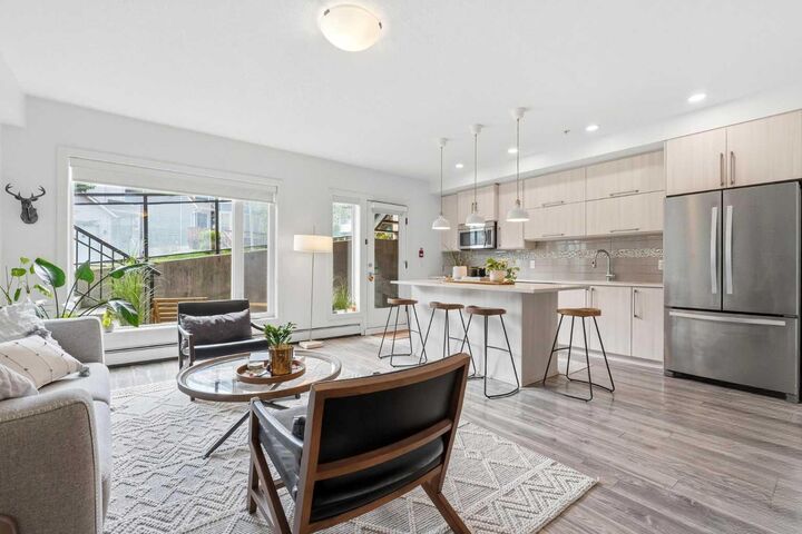 Property Photo:  89 34 Avenue SW -  AB T2S 3H4 
