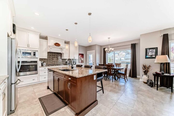 Property Photo:  1449 Ravenscroft Avenue SE  AB T4A 0L7 
