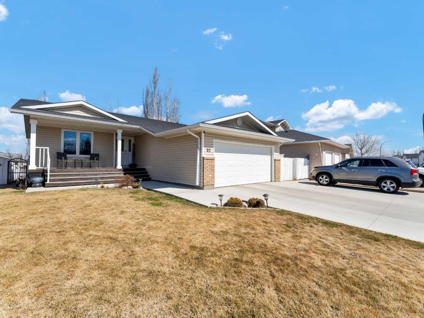 Property Photo:  32 Spruce Close SE  AB T1A 7E4 