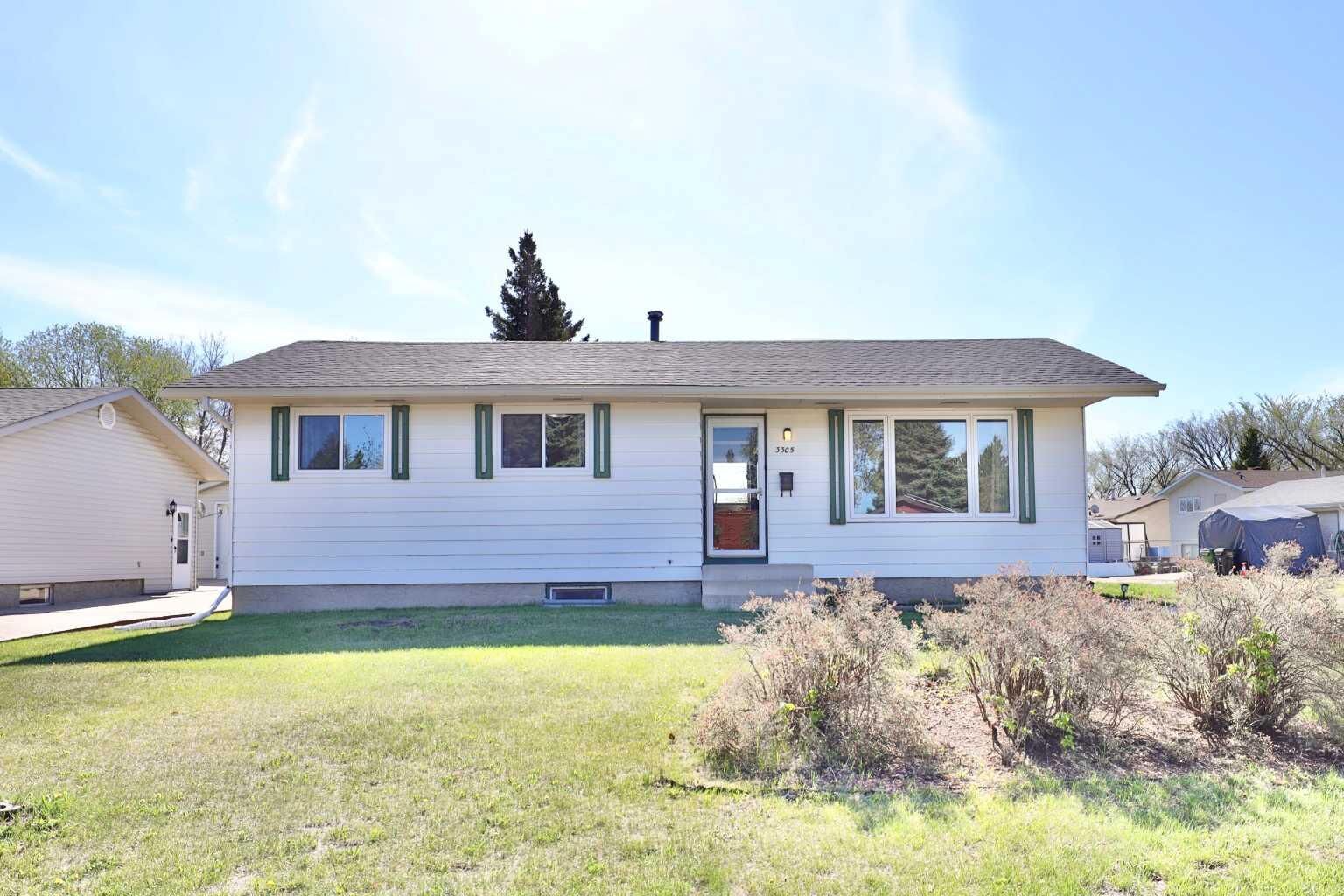 Property Photo:  3305 Erickson Drive  AB T4V 3X1 