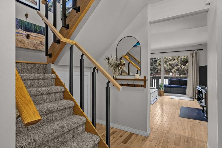 Property Photo:  630 3rd Street 9  AB T1W 2J5 
