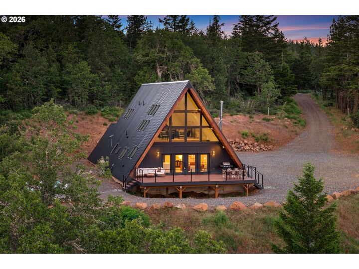 Property Photo:  20 Incline Dr  WA 98635 