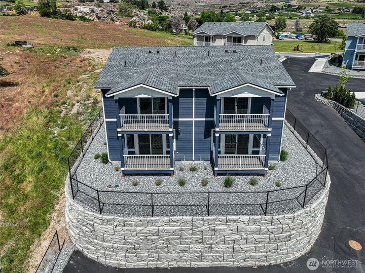 Property Photo:  51  Phoebe Lane C6  WA 98831 