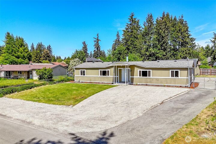 Property Photo: 1809 154th St S WA 98387