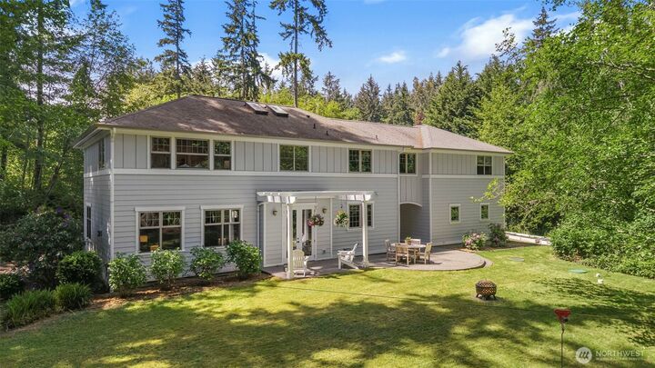 Property Photo:  4810  Rose Avenue NE  WA 98110 