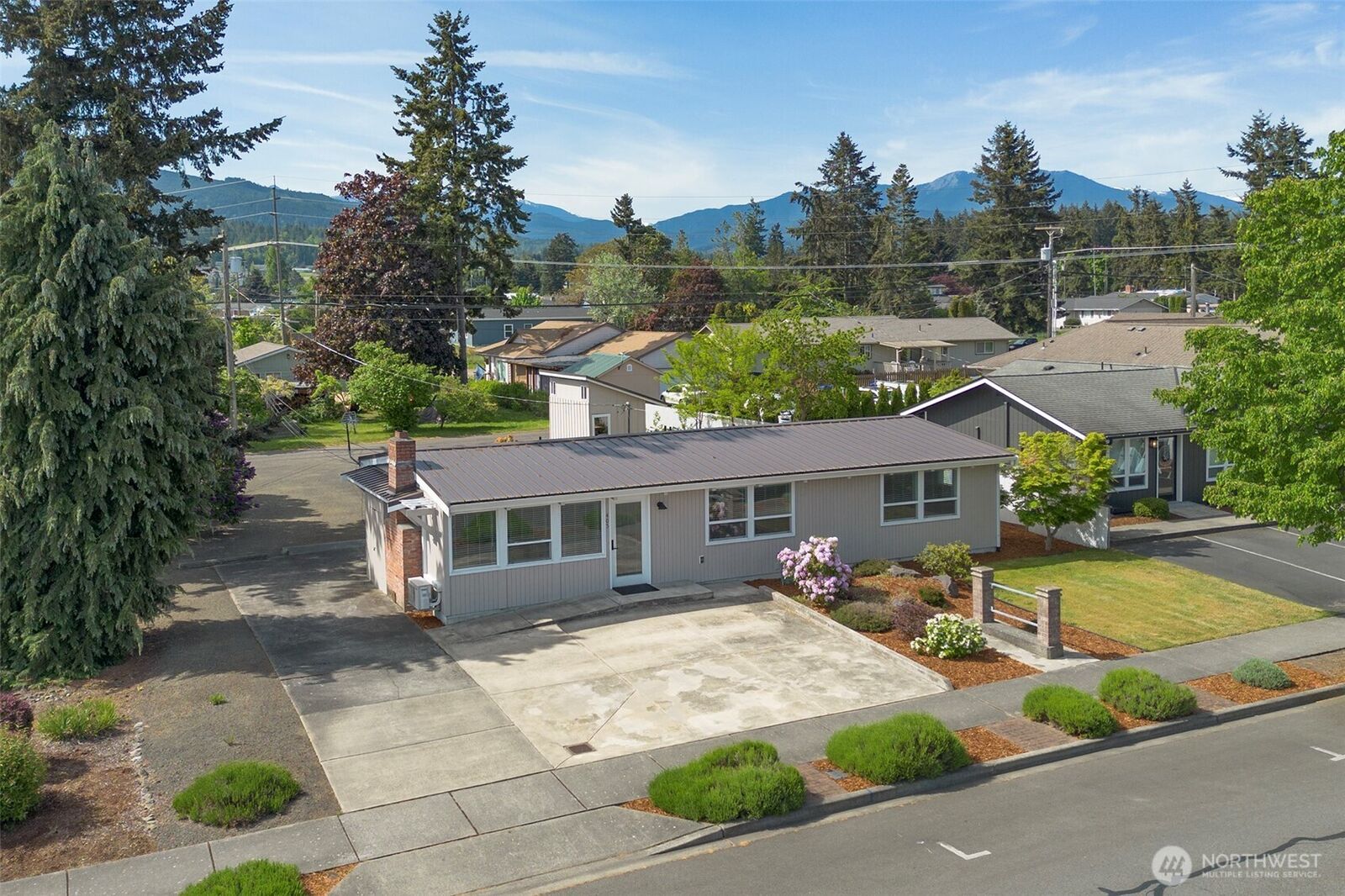 Property Photo:  405 W Bell Street  WA 98382 