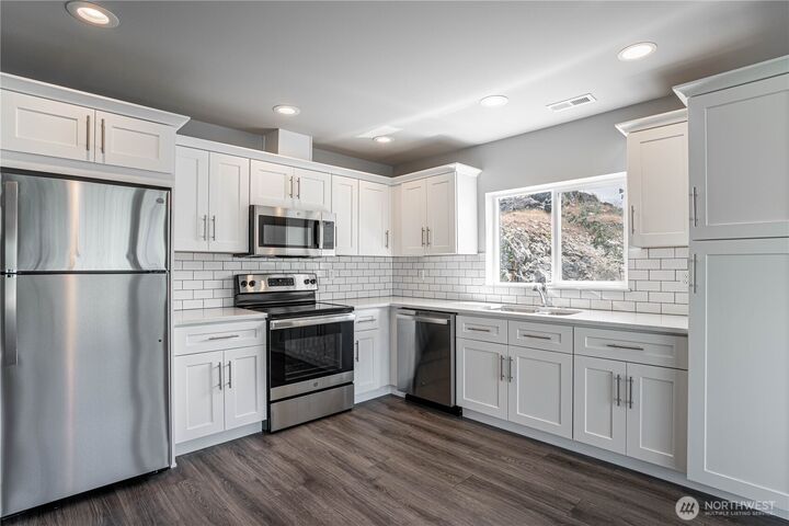 Property Photo:  51  Phoebe Lane B4  WA 98831 