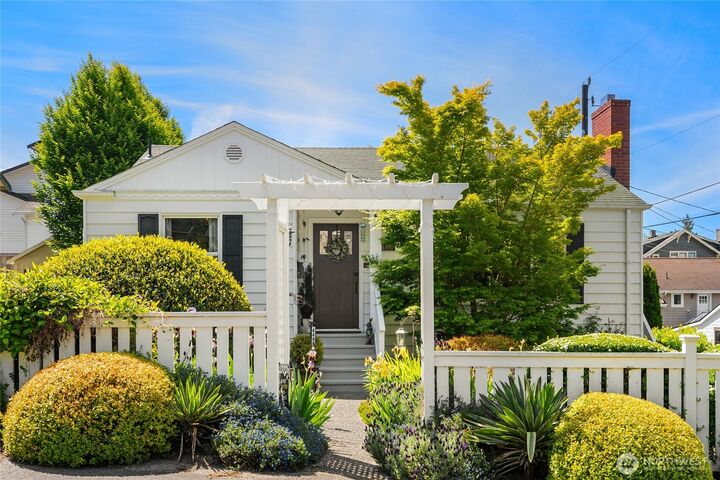 Property Photo: 4409 SW Dawson Street WA 98136