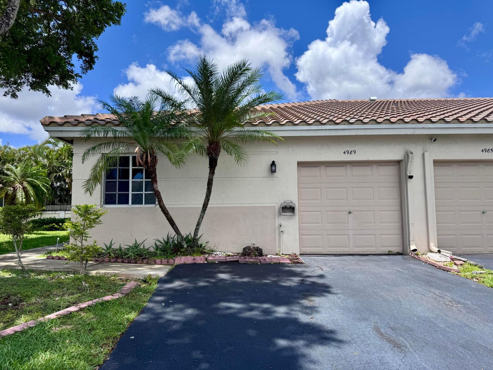 Property Photo: 4989 SW 32nd Terrace FL 33312