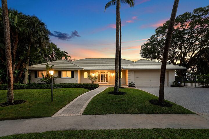 Property Photo:  770 Peachtree Lane  FL 33486 