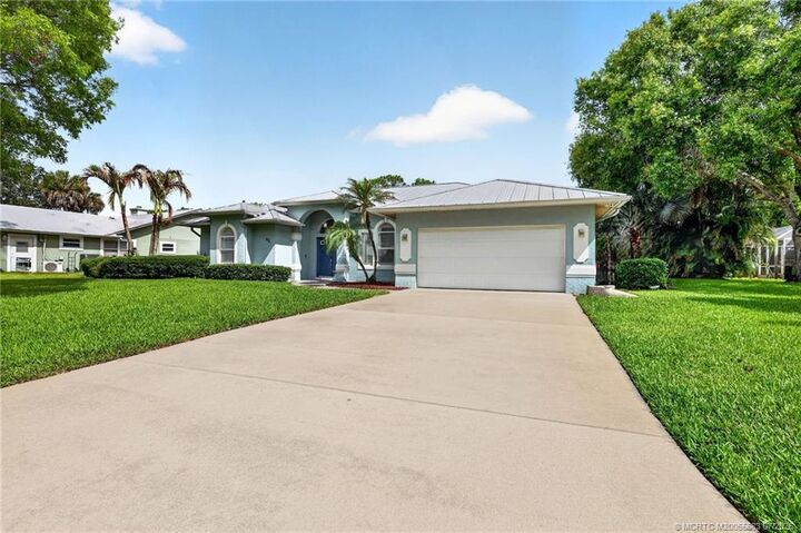 Property Photo: 671 SE Pin Oak Terrace FL 34997