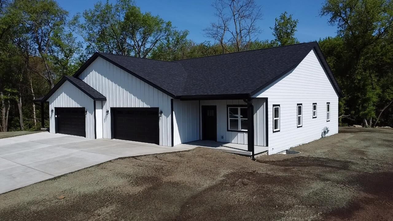 Property Photo:  705 Mayapple Drive  WI 53545 