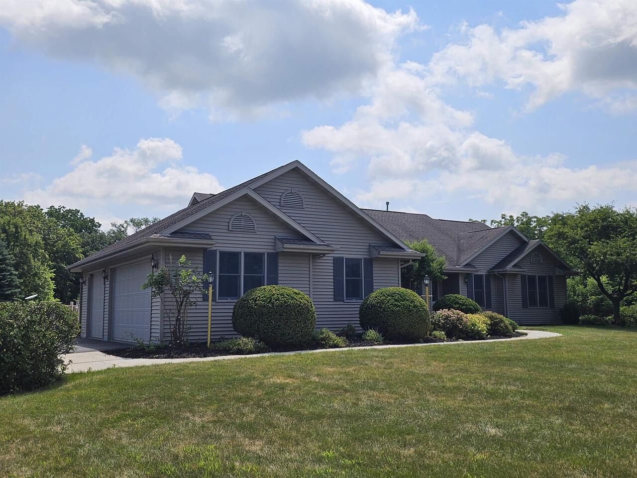 Property Photo: 5614 N Vista Lane WI 53548