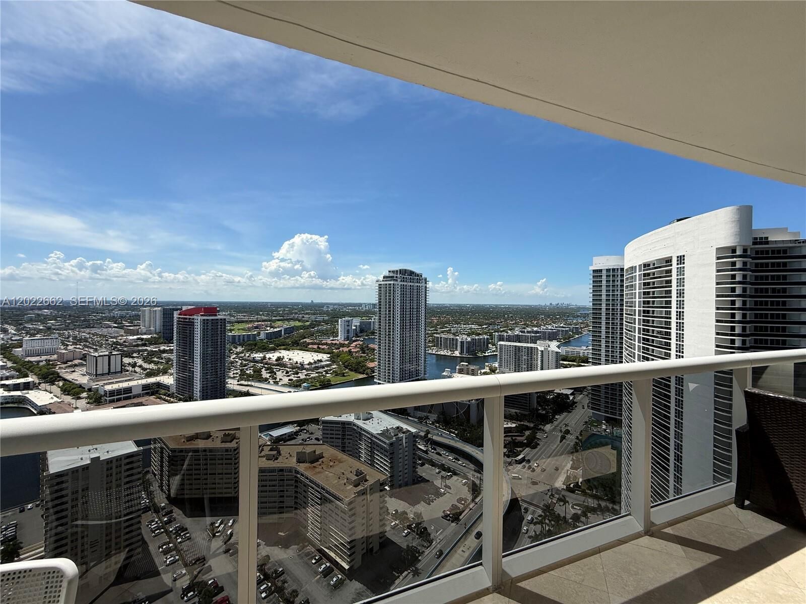 Property Photo:  1850 S Ocean Dr 4009  FL 33009 